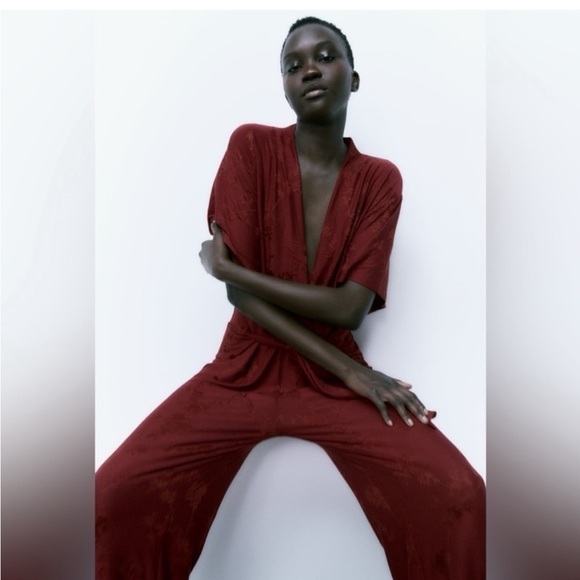 Zara SHORT SLEEVE JUMPSUIT WITH SURPLICE V-NECKLINE. TIED BELT. - Picture 1 of 7